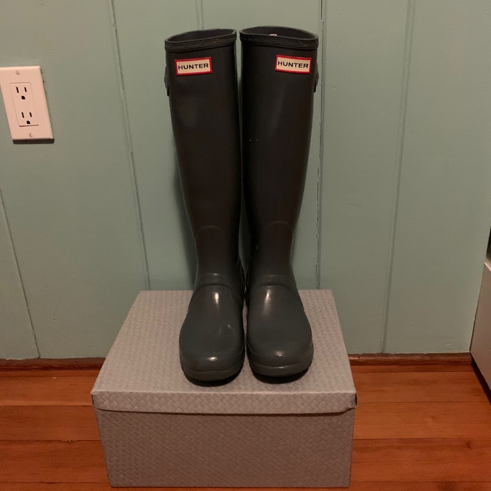 Hunter original tall gloss boots, gray, 8, NEW!!